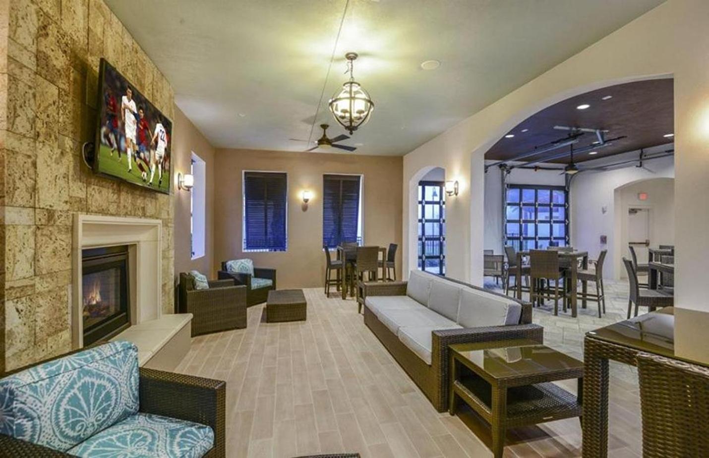 Beautiful Townhome Wprivate Pool 7 Mi To Disney Кіссіммі Екстер'єр фото